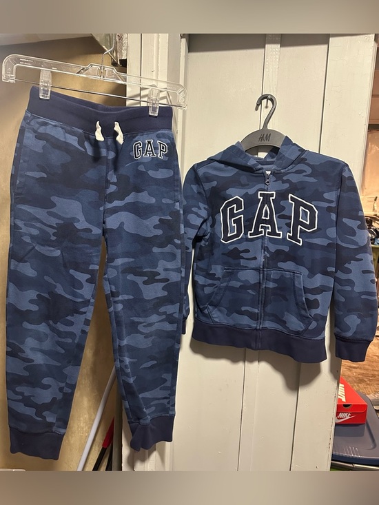 GAP Other - GAP Kid Camo Hoodie&Jogger Set size M